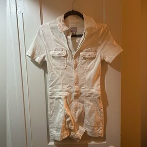 Guess White Zip-Up Romper NWOT NEVER WORN